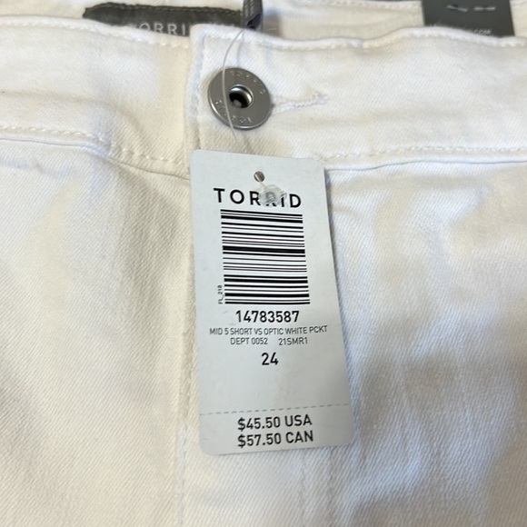 Torrid white cut off shorts - Picture 3 of 5